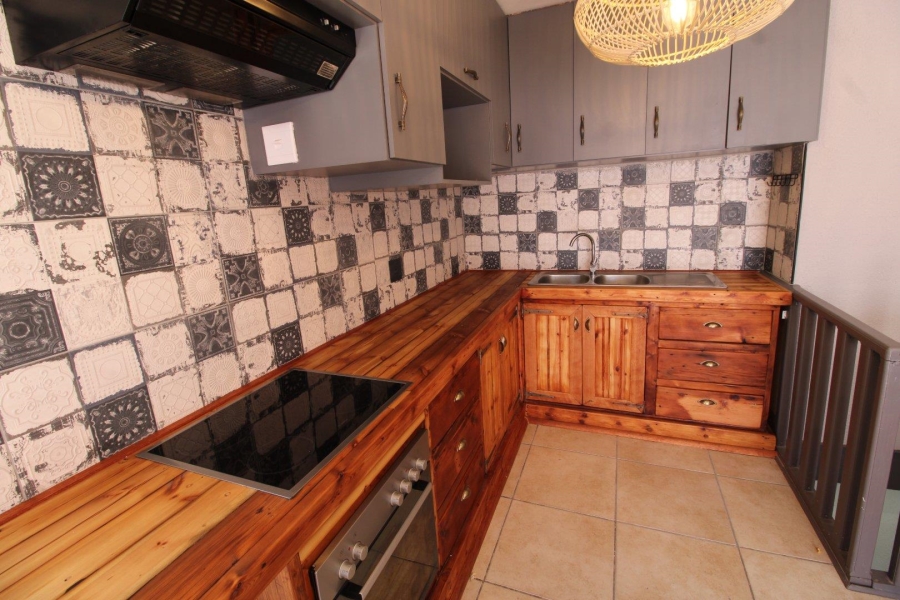6 Bedroom Property for Sale in Doringkruin North West